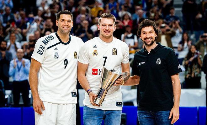 魏祥鑫：刷抖音看到自己入选60大新星，还是想去国外待一年（魏祥鑫在抖音刷到自己入选60大新星，仍计划出国待一年）