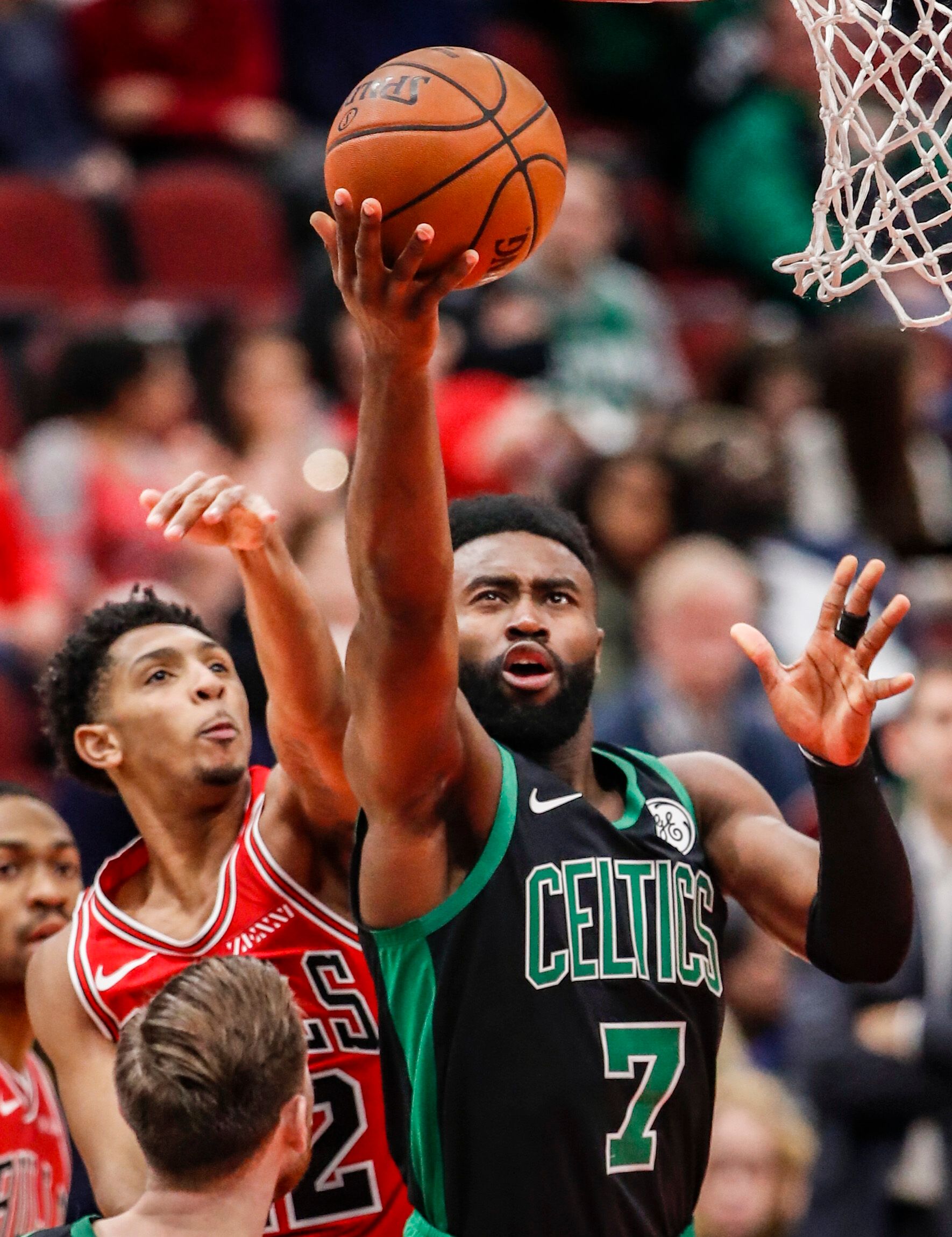 欧冠淘汰赛前瞻：巴萨客场挑战曼联,（欧冠淘汰赛看点：巴萨做客老特拉福德挑战曼联）