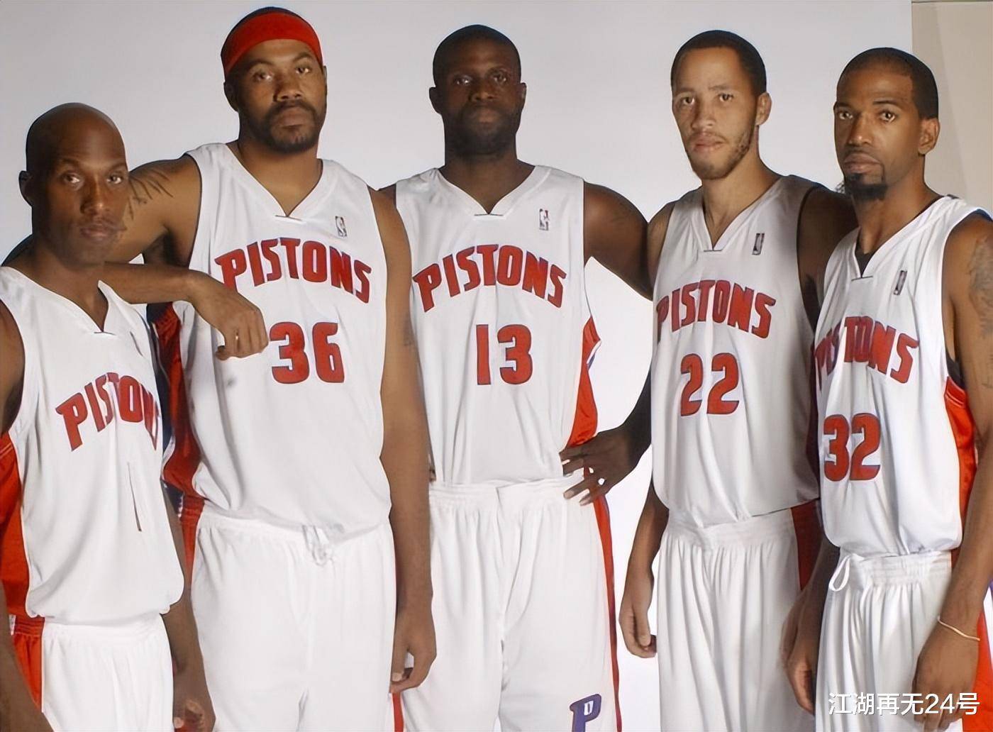 东詹缺阵里夫斯36分难救主，布朗复出30+8+8，凯尔特人大胜湖人（詹姆斯缺阵，里夫斯轰36分仍无力回天；布朗复出砍30+8+8，凯尔特人轻取湖人）