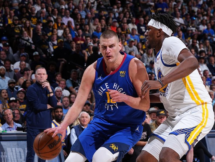 巴萨靠新人撑起半边天（新秀撑起巴萨半壁江山）