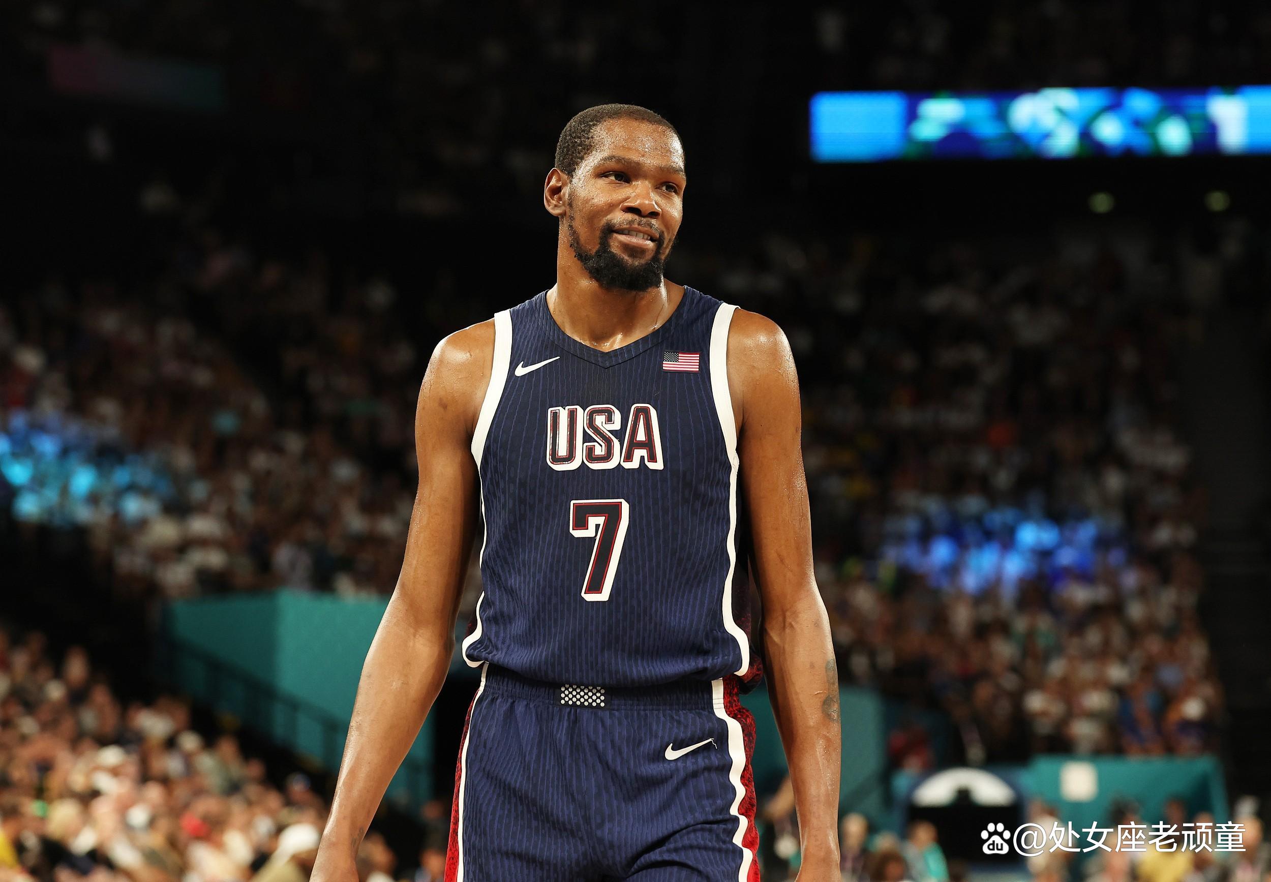 每体：巴萨让马丁替换德容出席发布会，以肯定前者的出色表现（每体：巴萨安排马丁顶替德容出席发布会，以示对其出色发挥的肯定）