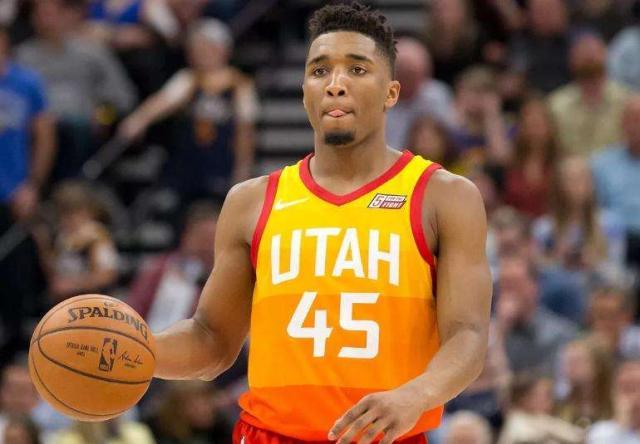 哈维·阿隆索的皇马困境：教练权威与球星共存的艺术（哈维·阿隆索在皇马的两难：平衡主帅威信与球星共处）