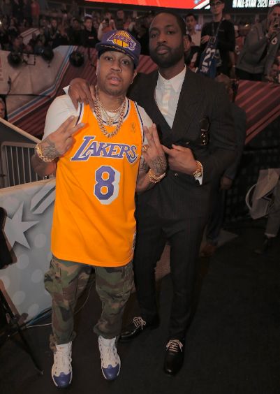 赫内斯：巴萨的债务超过13亿欧元，但在西甲却相安无事（赫内斯称巴萨负债逾13亿欧元，仍在西甲安然无恙）