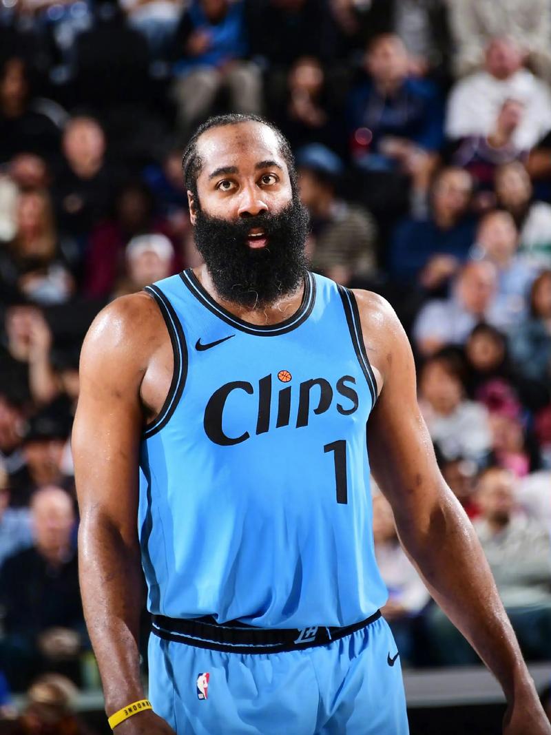 跟队记者：普利希奇将缺战拉齐奥；米兰夏窗问过马特塔但太贵（随队记者：普利希奇无缘战拉齐奥；米兰今夏询价马特塔但要价过高）