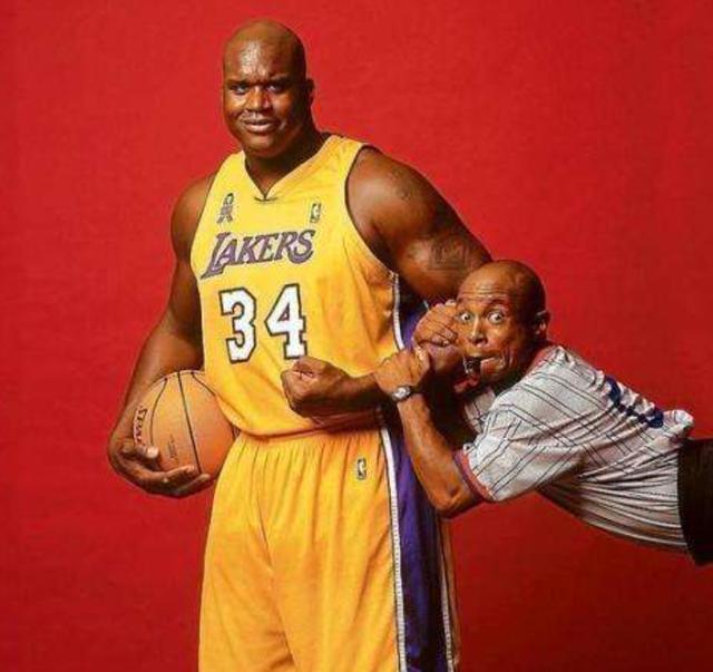 米体：因拉齐奥伤病过多，主席洛蒂托请来神父为球队祝福（米体：伤病潮困扰拉齐奥，洛蒂托邀神父为球队祈福）